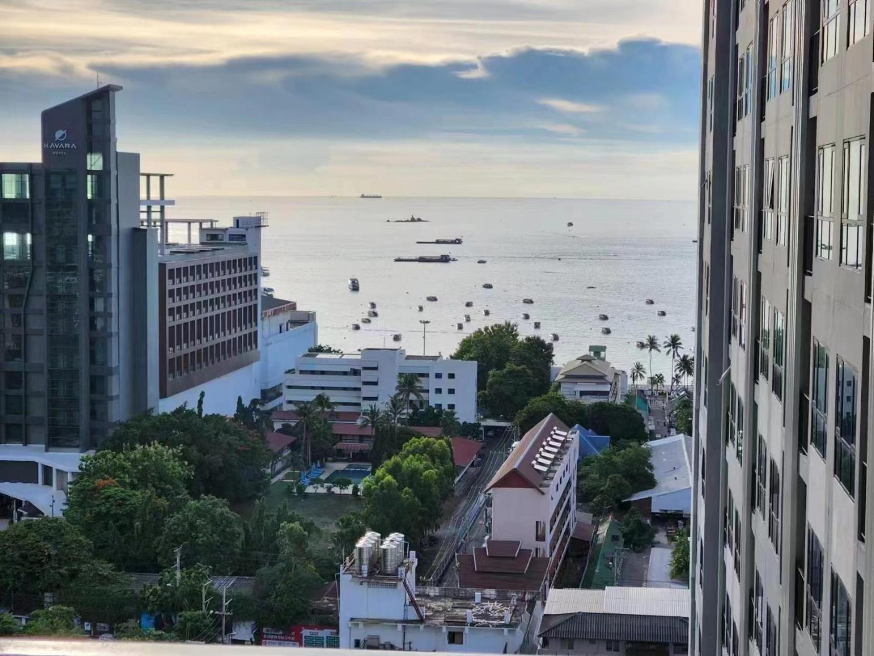 Apartament The Base Pattaya Zewnętrze zdjęcie